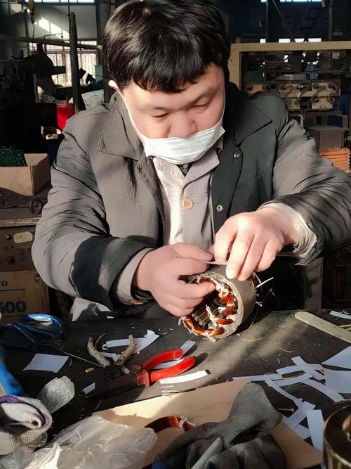 鞍钢民企机车福利厂召开车间安全生产会议