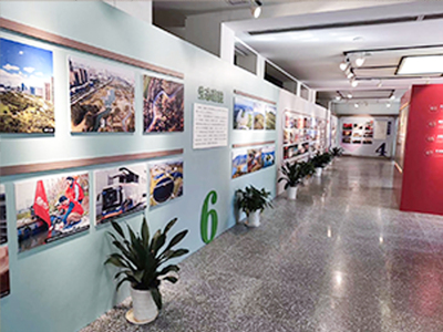 企业画册设计 企业样本设计 产品介绍 折页设计 展架 易拉宝设计 展板设计 舞台背景搭建 活动布置 会务服务 展会展览服务